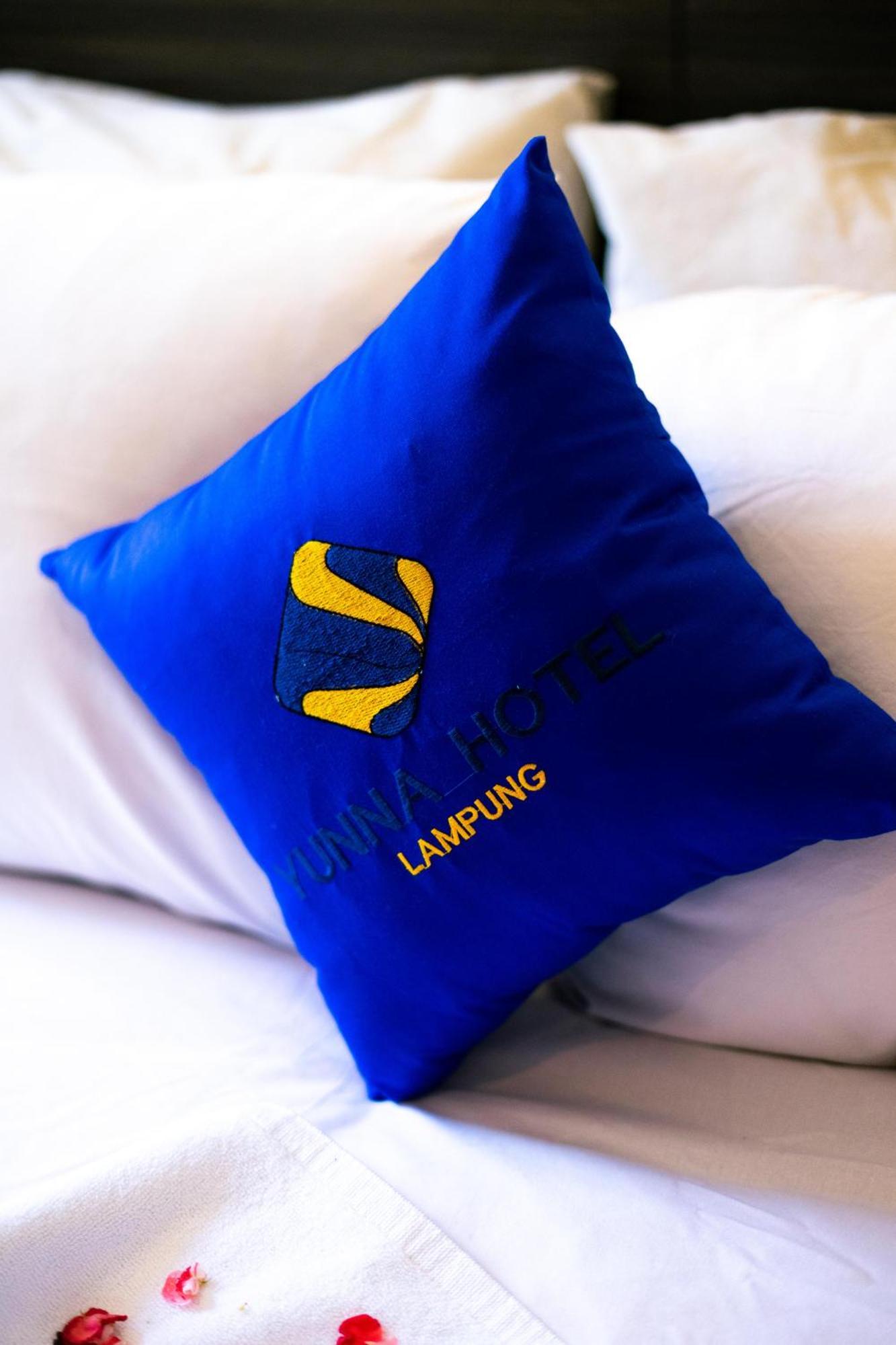 Yunna Hotel Lampung Bandar Lampung Exterior foto
